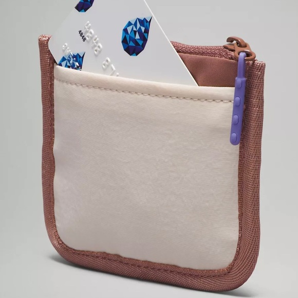 💜NWT🤍Lululemon True Identity Wallet - Twilight Rose/Dark Lavender/White Opal - Picture 3 of 6